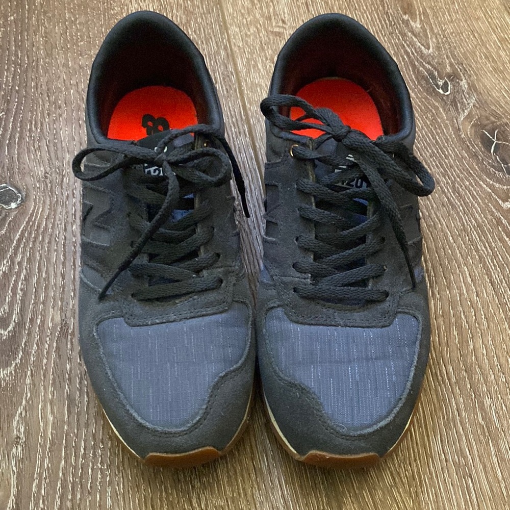 NEW BALANCE WOMEN'S 420 CLASSICS RUNNING SHOES